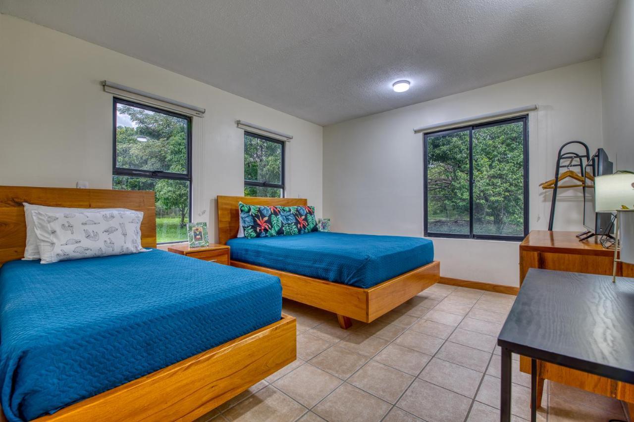 Golden Getaway Apartments ליברייה מראה חיצוני תמונה