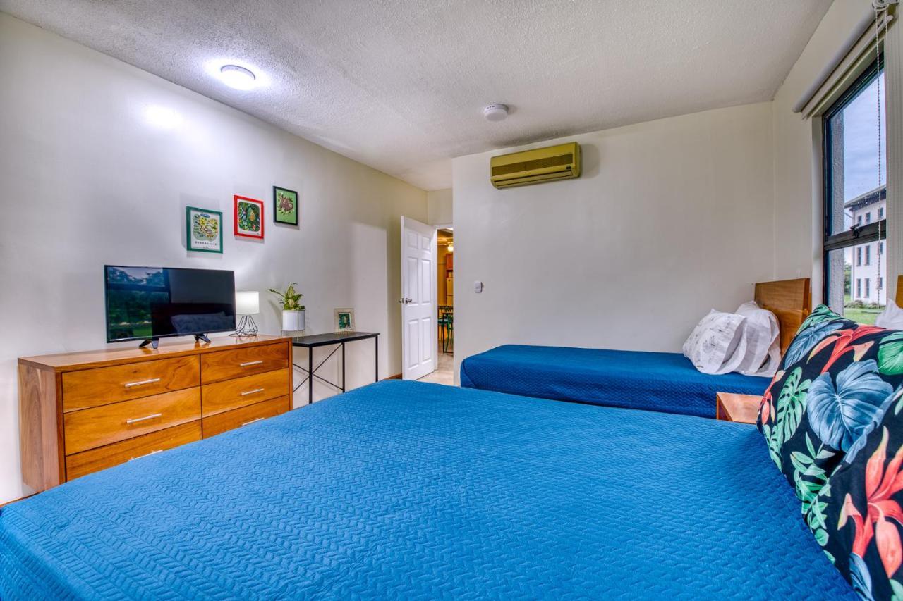 Golden Getaway Apartments ליברייה מראה חיצוני תמונה