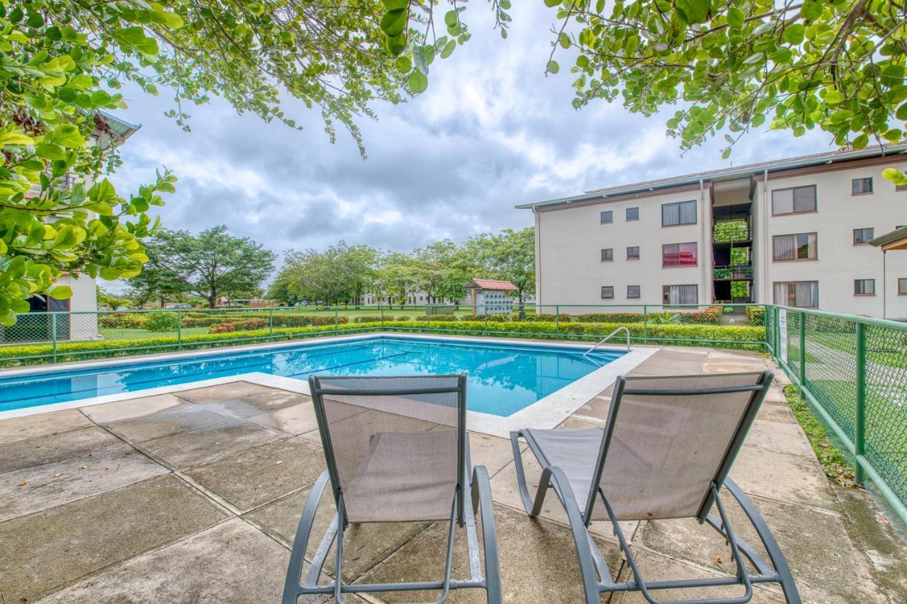 Golden Getaway Apartments ליברייה מראה חיצוני תמונה