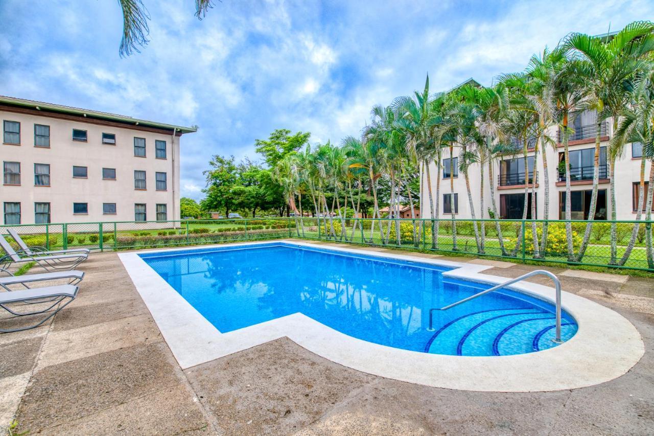 Golden Getaway Apartments ליברייה מראה חיצוני תמונה